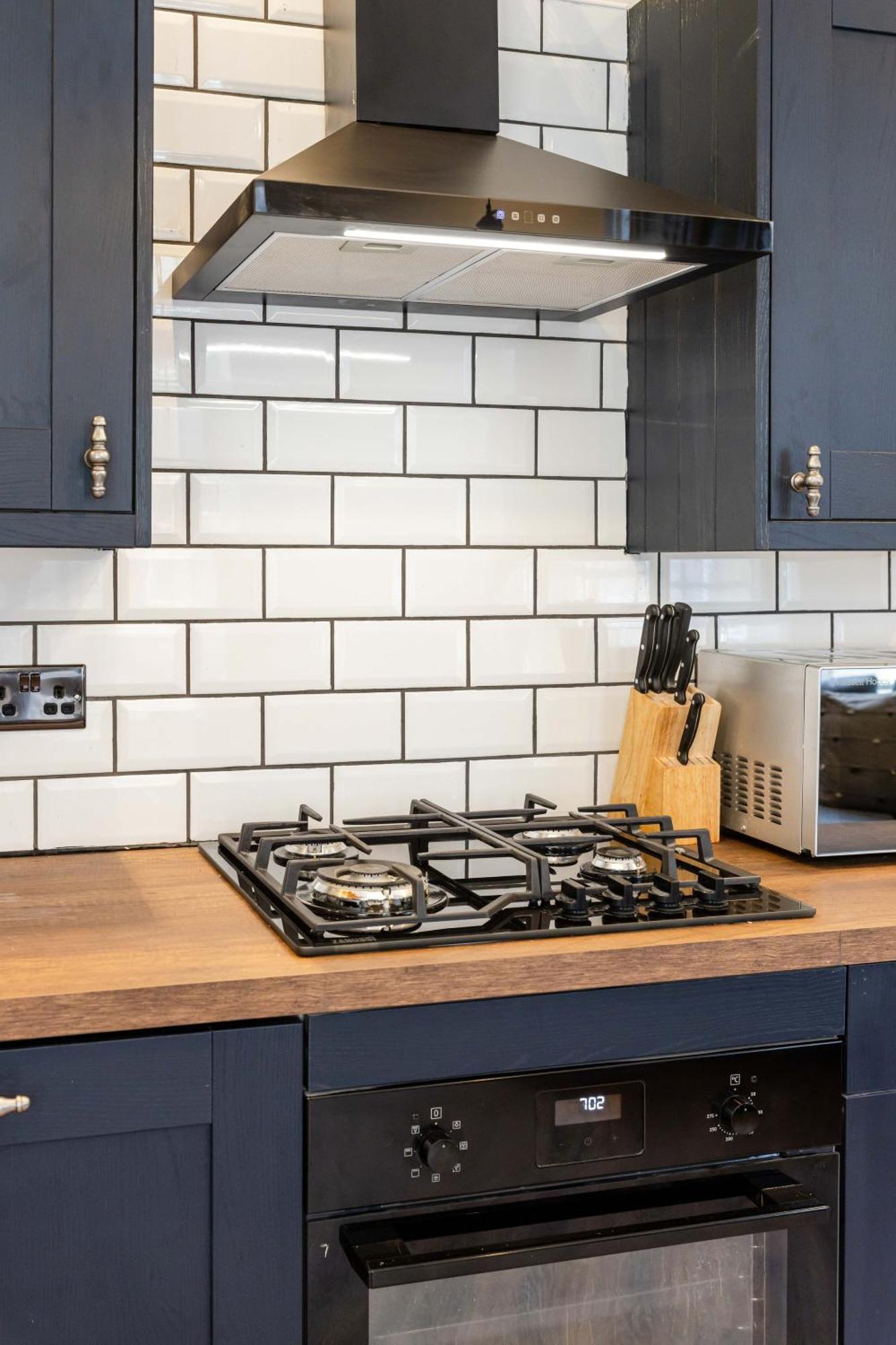 Traditional 3 Bedroom Quiet Duplex Flat By High St, Trams And Buses - Just 1-5 Miles To Centre Edimburgo Exterior foto
